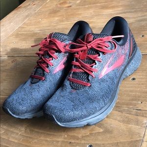 Brooks ghost 11 running shoes 10.5 barely used